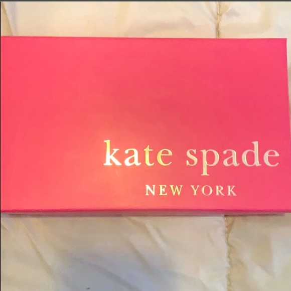 Kate Spade wristlet - Picture 3 of 3